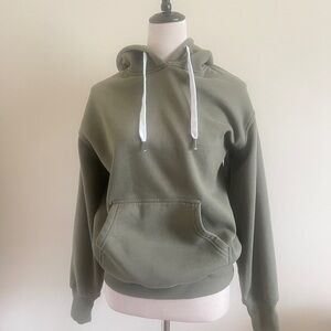 Green Pullover Hoodie with Ribbed Cuffs